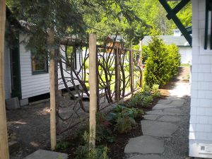 Handmade fences for your gardens to grow into