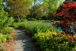Discreet walkways for robust gardens